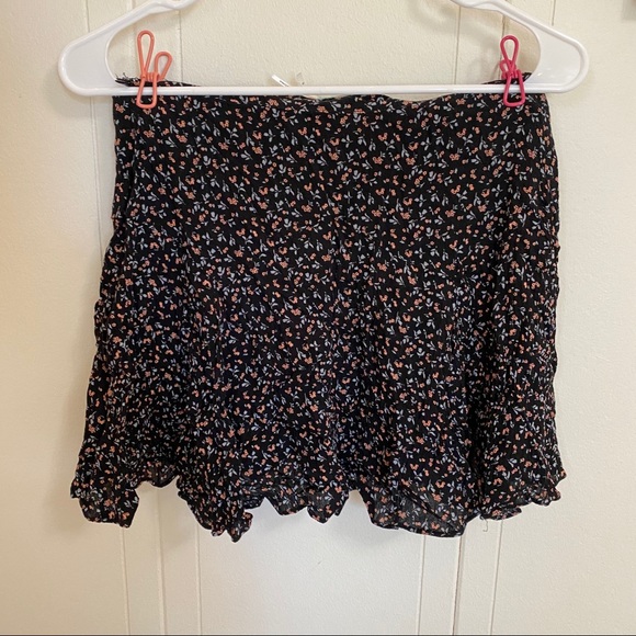 Urban Outfitters Kimchi Blue Floral Skirt Size 2 - Picture 6 of 10